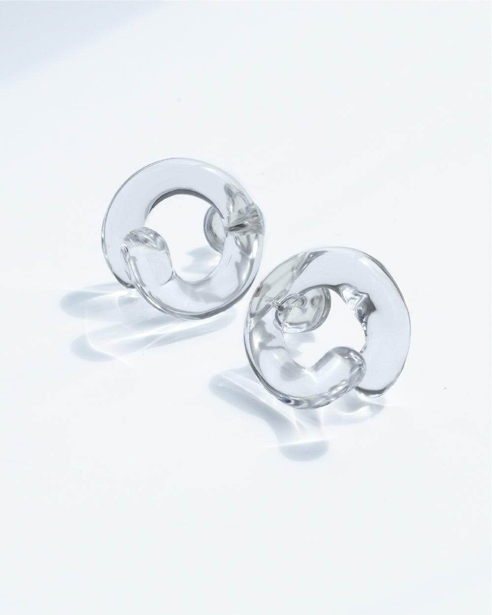 Knot Glass Earrings - Clear