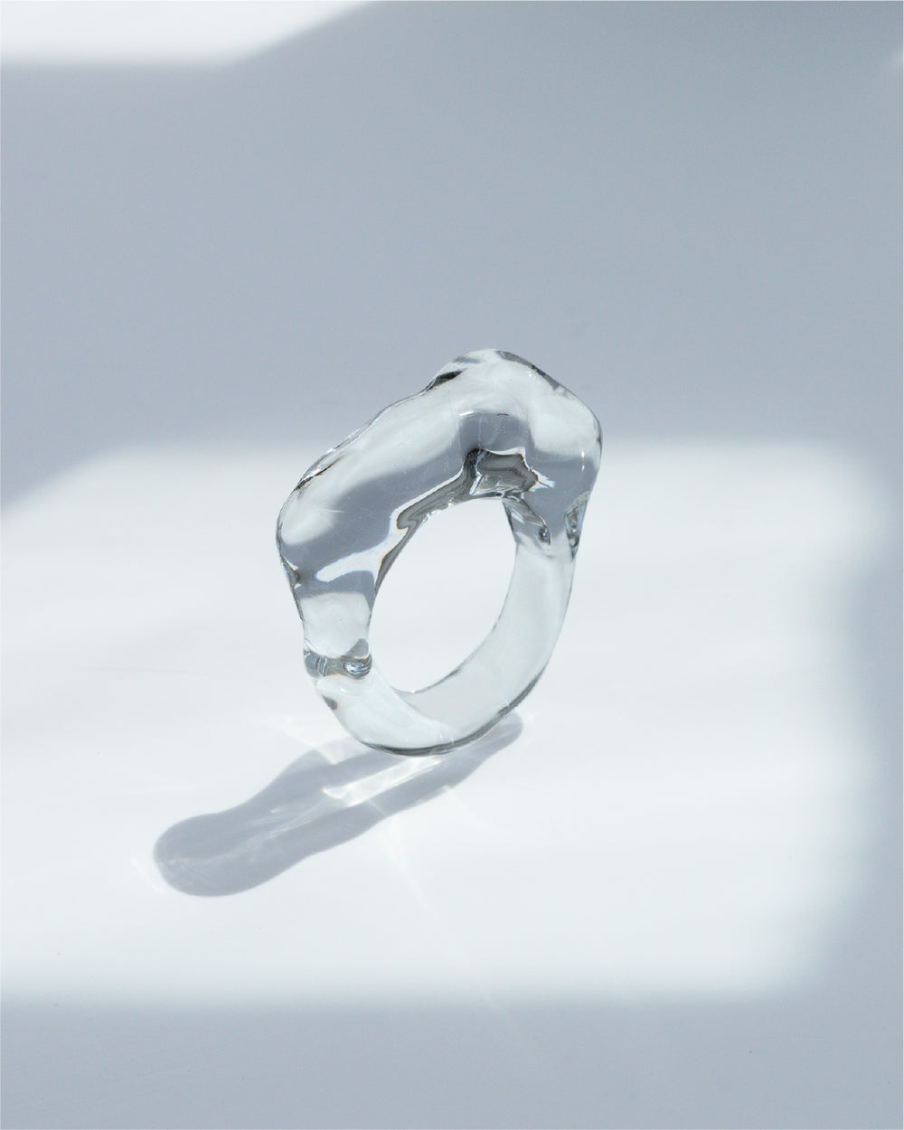 Cloudy Glow Glass Ring - Clear