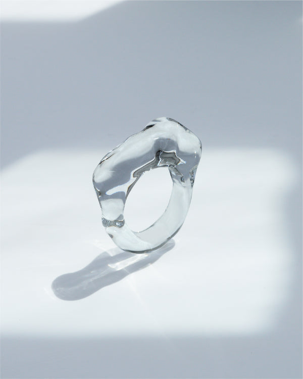 Cloudy Glow Glass Ring - Clear