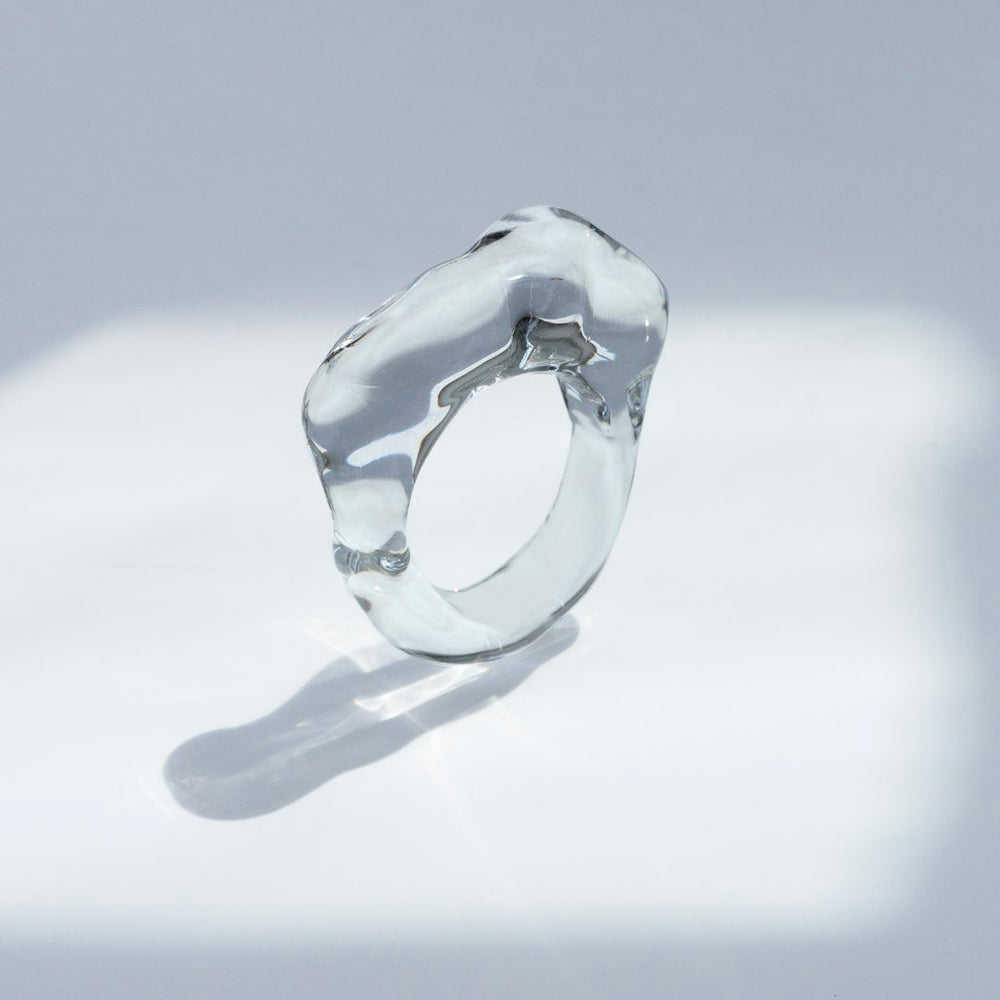 Cloudy Glow Glass Ring - Clear